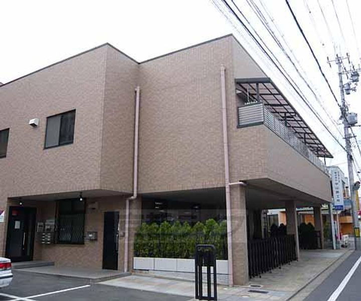 京都府京都市右京区梅津段町 2階建