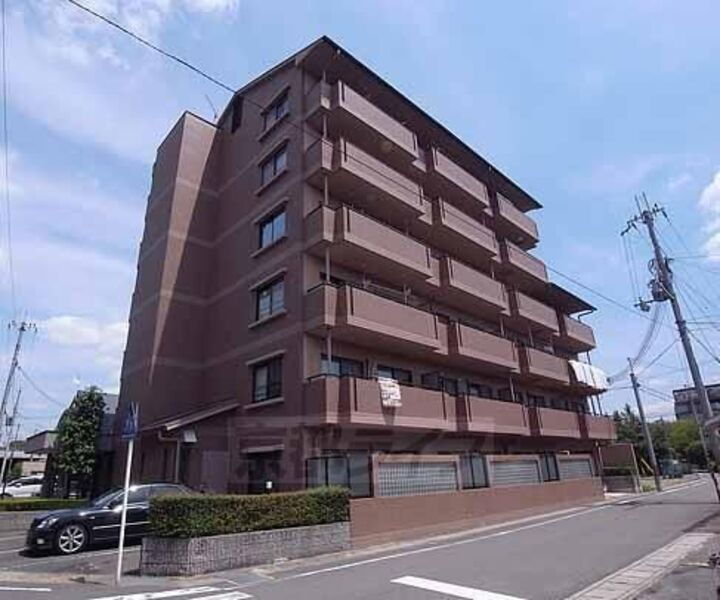 京都府京都市南区久世中久世町３丁目 6階建