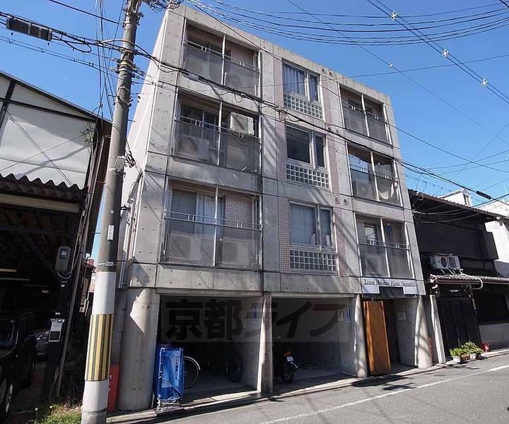 京都府京都市中京区田中町 4階建