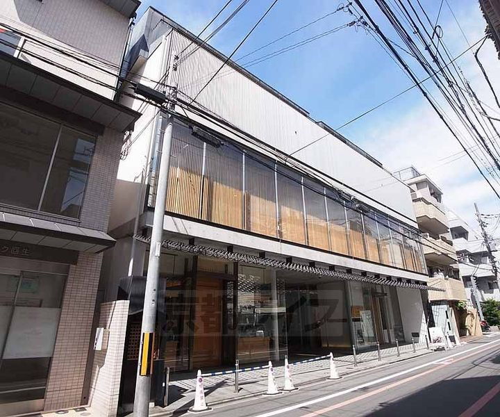 京都府京都市中京区船屋町 6階建