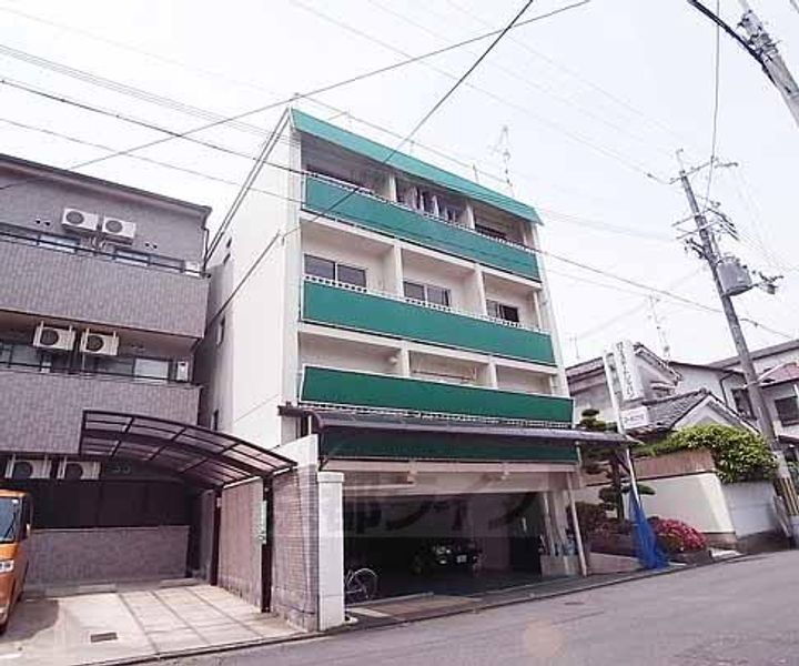 京都府京都市左京区北白川東平井町 4階建