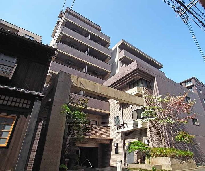 京都府京都市中京区末丸町 7階建