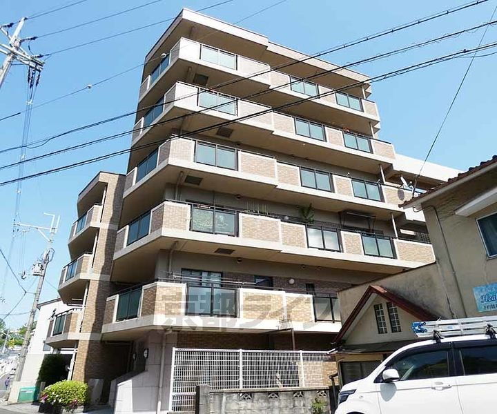 グラン・コート桃山 6階建