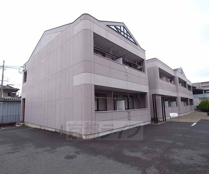 京都府八幡市八幡女郎花 2階建