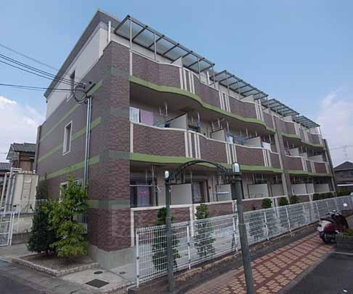 京都府京田辺市東鍵田 3階建 築18年4ヶ月