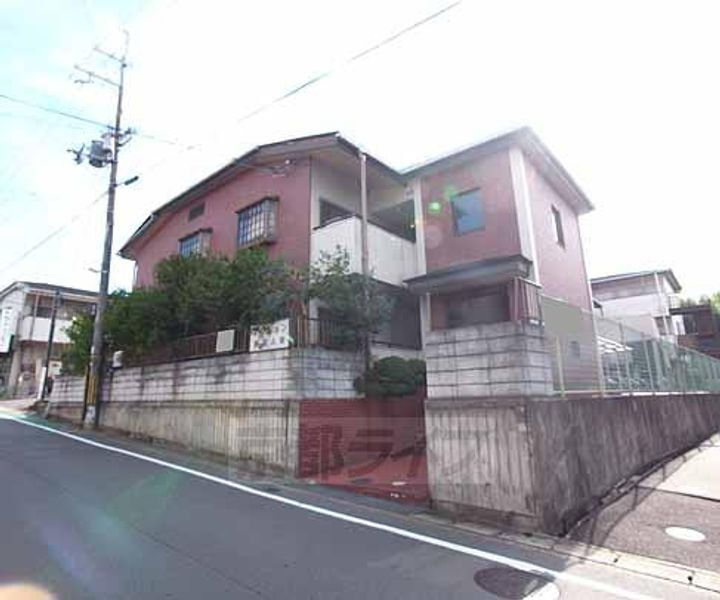 京都府八幡市八幡備前 2階建