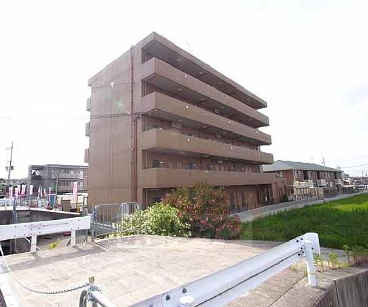 京都府相楽郡精華町大字祝園 5階建 築16年8ヶ月