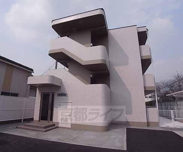 京都府京都市南区久世大薮町 3階建 築13年5ヶ月