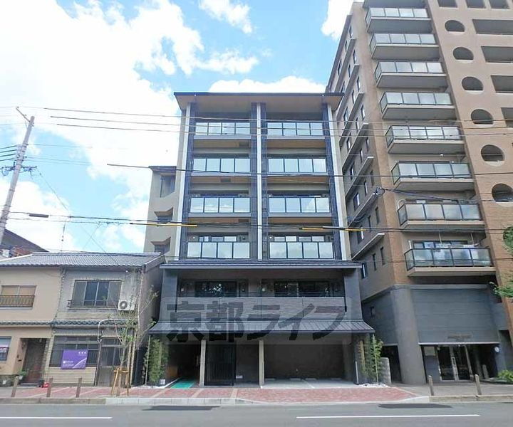 京都府京都市下京区万屋町 6階建