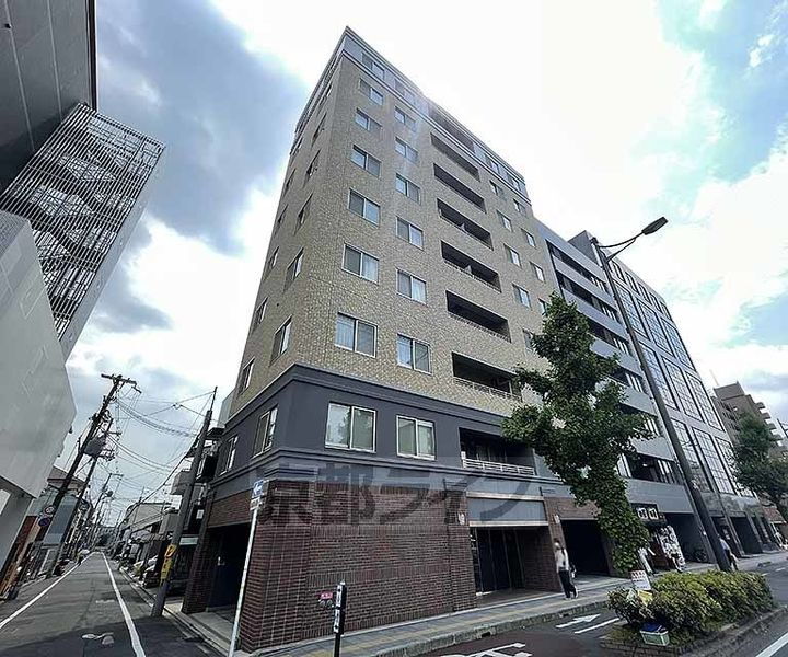 京都府京都市下京区柿本町 9階建
