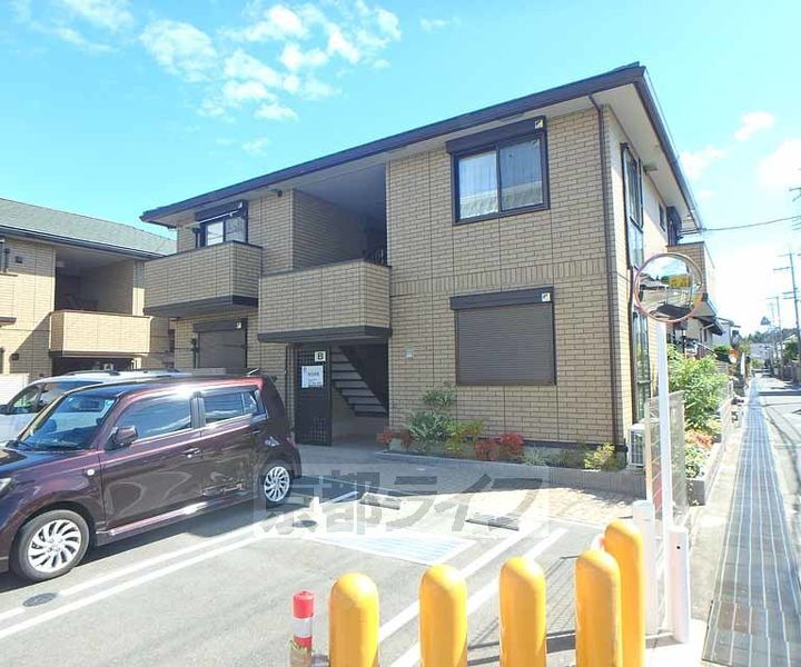 大阪府枚方市長尾元町４丁目 2階建
