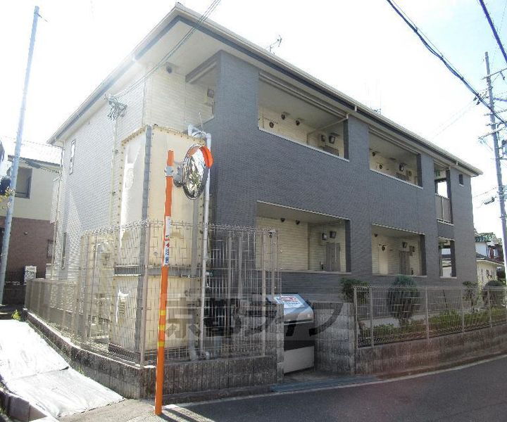 大阪府枚方市楠葉野田１丁目 2階建