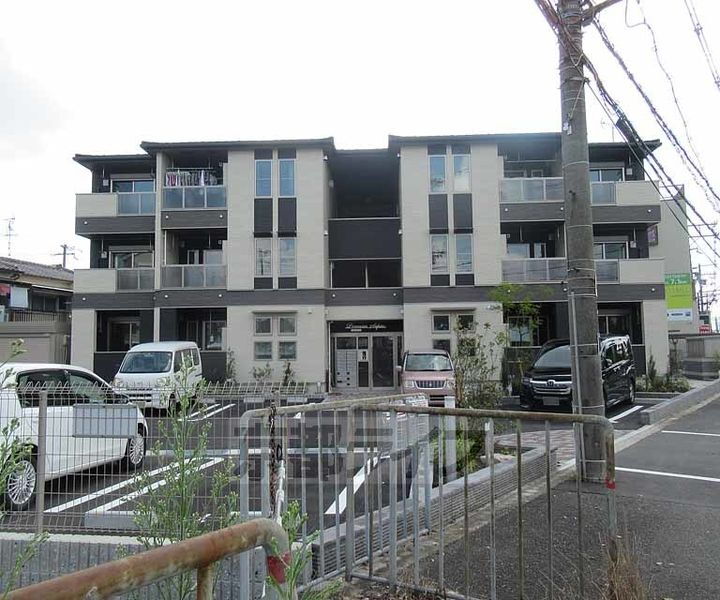 大阪府枚方市津田西町１丁目 3階建 築5年1ヶ月
