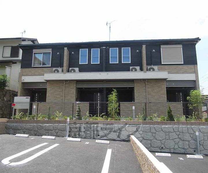 大阪府枚方市楠葉美咲２丁目 2階建