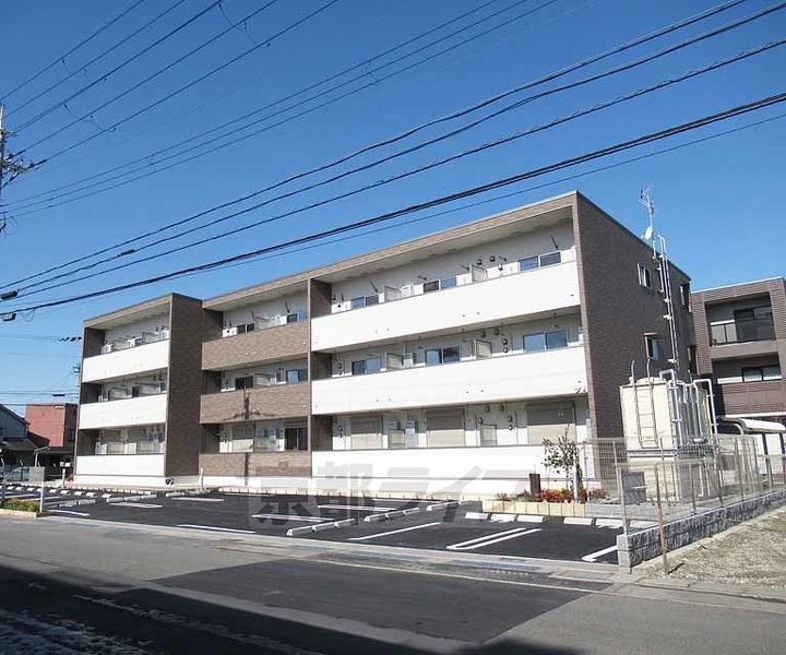 京都府京田辺市草内一ノ坪 3階建 築1年6ヶ月