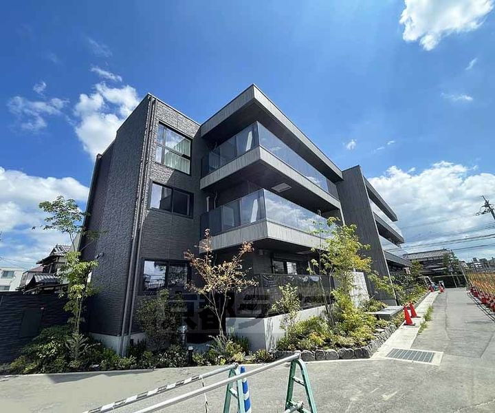 京都府長岡京市神足２丁目 3階建 築1年5ヶ月