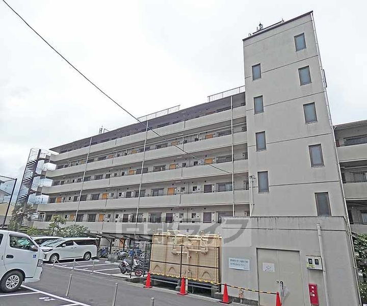 京都府京都市左京区高野西開町 6階建