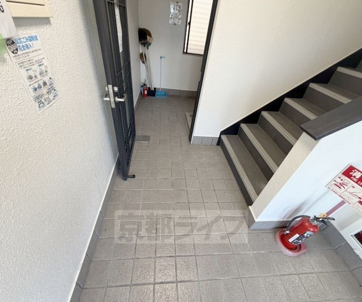 京都府宇治市小倉町春日森 3階建 築35年8ヶ月