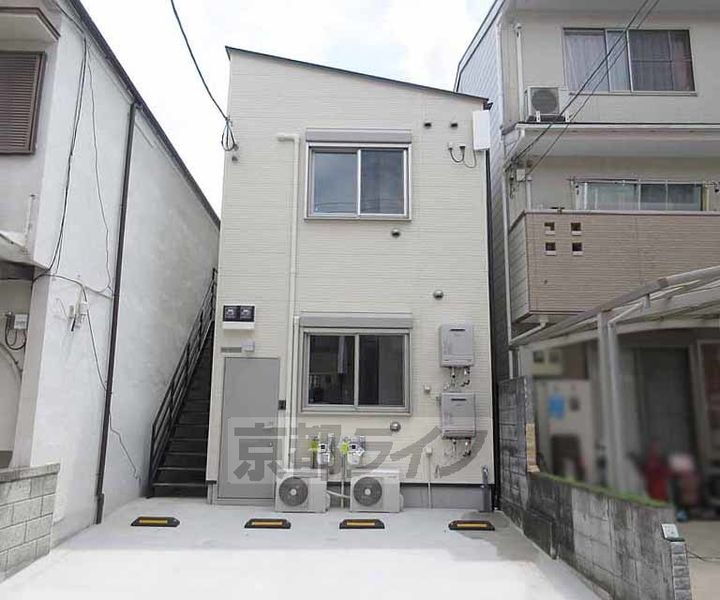 京都府京都市山科区西野大鳥井町 賃貸アパート