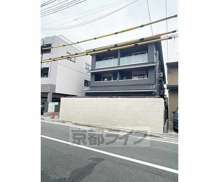 京都府京都市下京区西洞院通新花屋町上る東側町 3階建 