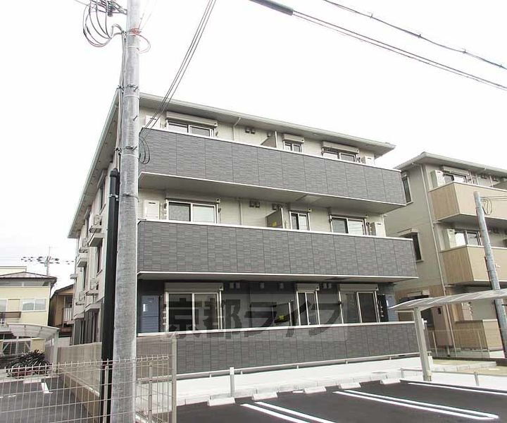京都府京都市山科区西野野色町 3階建 築1年10ヶ月
