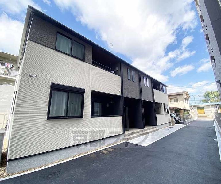 京都府京都市右京区西院日照町 2階建 築1年6ヶ月