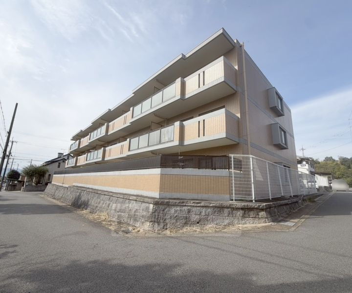 京都府京都市伏見区深草兜山町 賃貸マンション