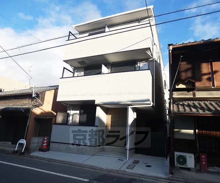京都府京都市伏見区深草南蓮池町 3階建 
