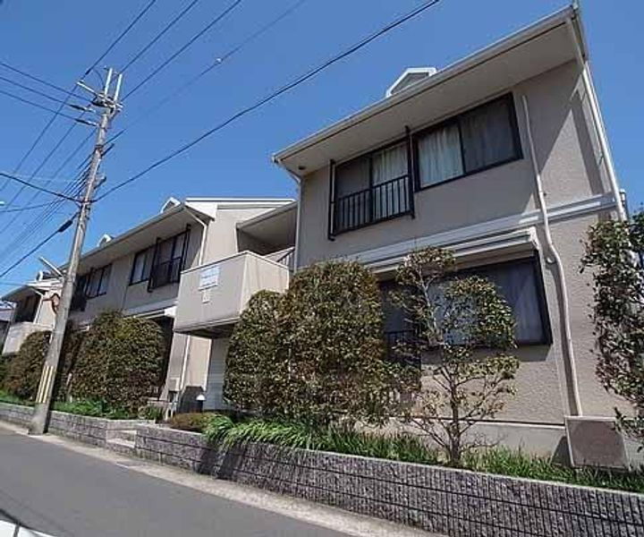 京都府京都市西京区山田弦馳町 2階建