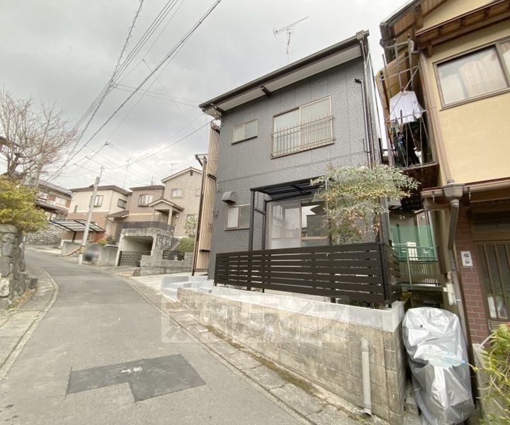京都府京都市左京区一乗寺葉山町 2階建 築1年8ヶ月