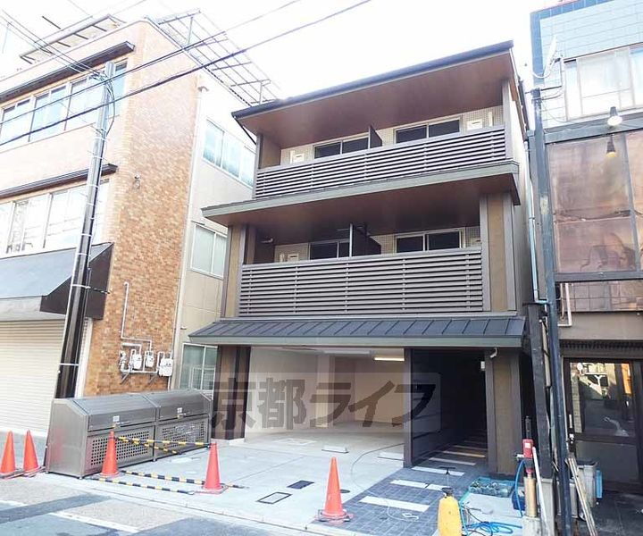 京都府京都市東山区本町１１丁目 3階建 築1年5ヶ月