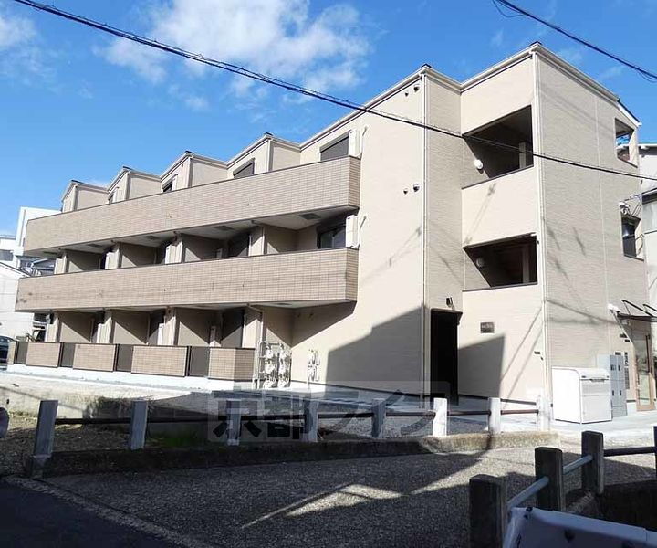 京都府京都市南区東九条北松ノ木町 3階建 