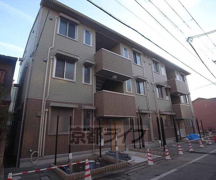 京都府京都市中京区西ノ京南大炊御門町 3階建 築7年5ヶ月