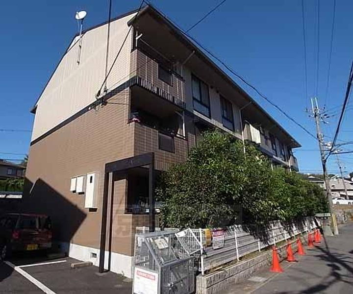 京都府京都市西京区大枝沓掛町 3階建