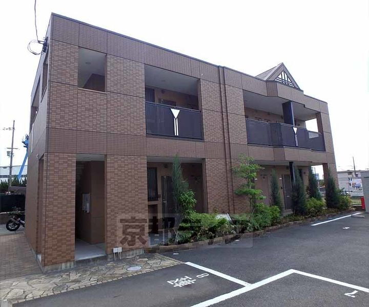 大阪府枚方市大峰元町１丁目  築16年7ヶ月