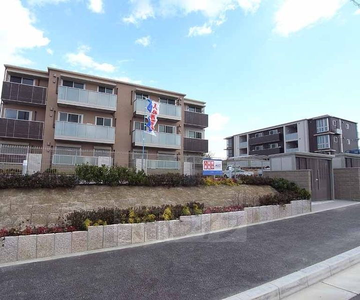 京都府木津川市城山台１丁目 賃貸マンション