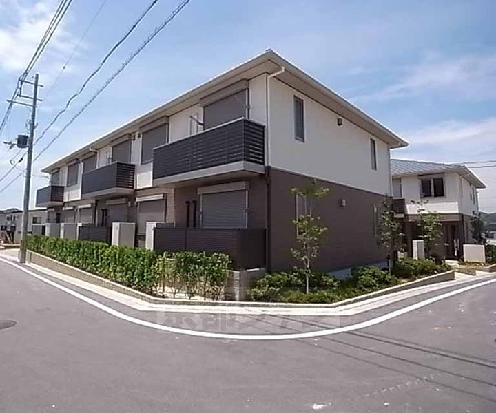 京都府木津川市城山台６丁目 2階建 築11年1ヶ月