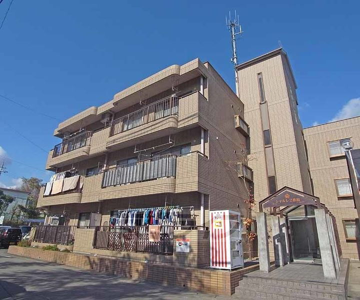 京都府長岡京市井ノ内広海道 3階建 築37年