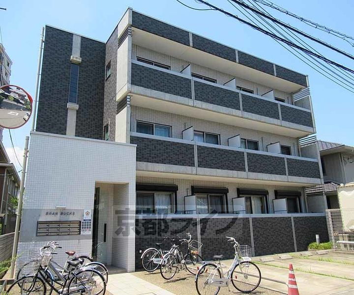 京都府京田辺市三山木中央２丁目 賃貸マンション