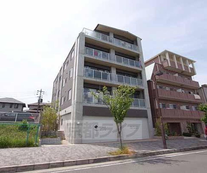 京都府八幡市欽明台中央 賃貸マンション