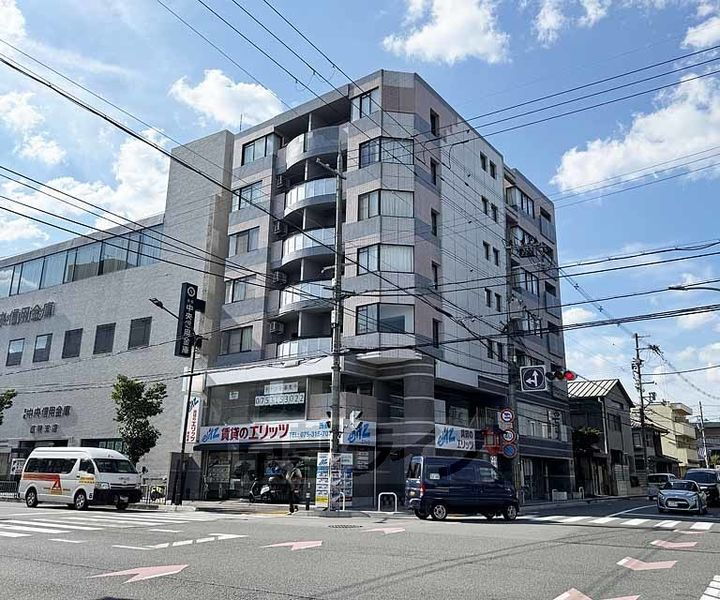 京都府京都市右京区西院巽町 賃貸マンション