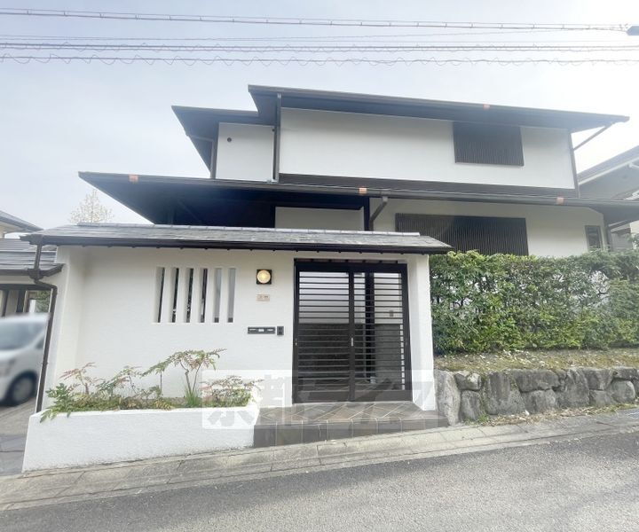 御陵大枝山町貸家