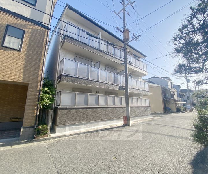 京都府京都市右京区太秦野元町 賃貸アパート