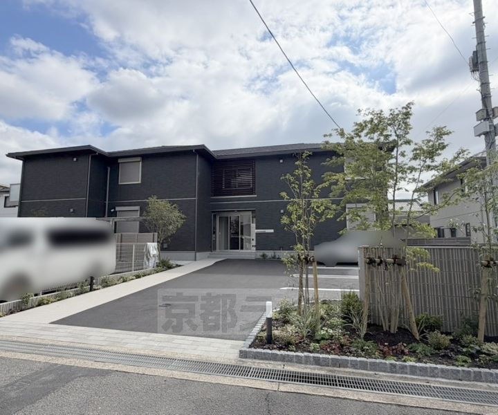 京都府城陽市平川 2階建 