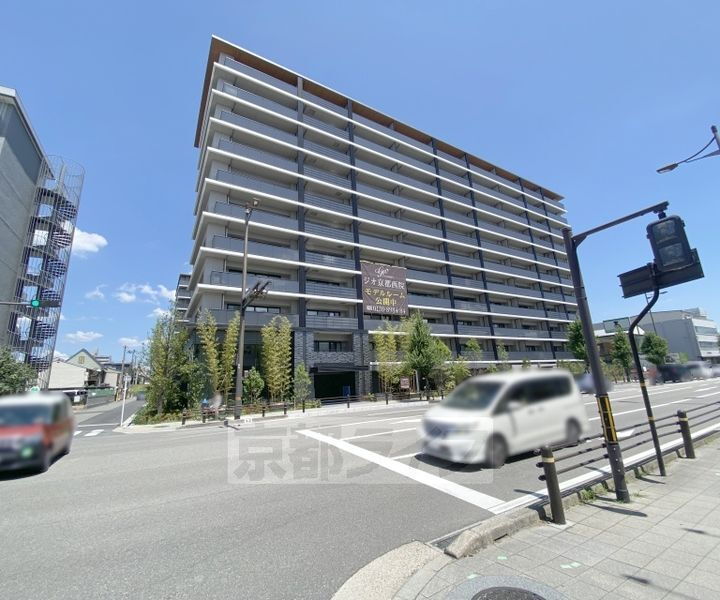 京都府京都市右京区西院久保田町 11階建 
