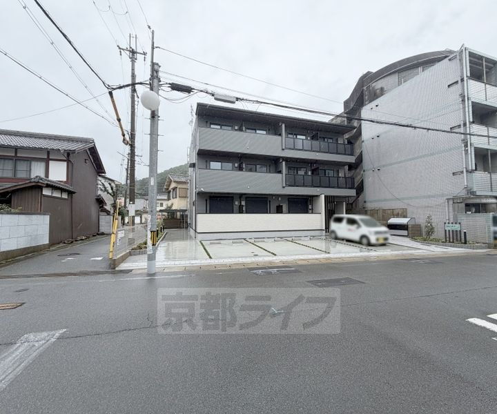 京都府京都市山科区御陵鳥ノ向町 賃貸アパート