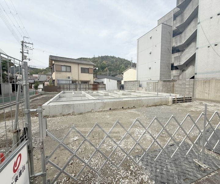 京都府京都市山科区御陵鳥ノ向町 賃貸アパート