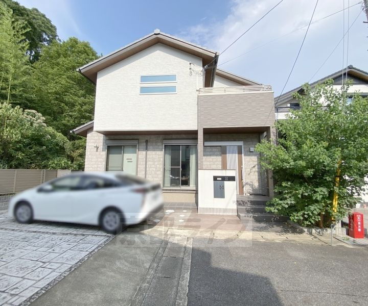 京都府京都市左京区松ケ崎御所ノ内町 2階建 築6年10ヶ月
