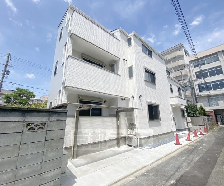 京都府京都市右京区西院坤町 賃貸アパート