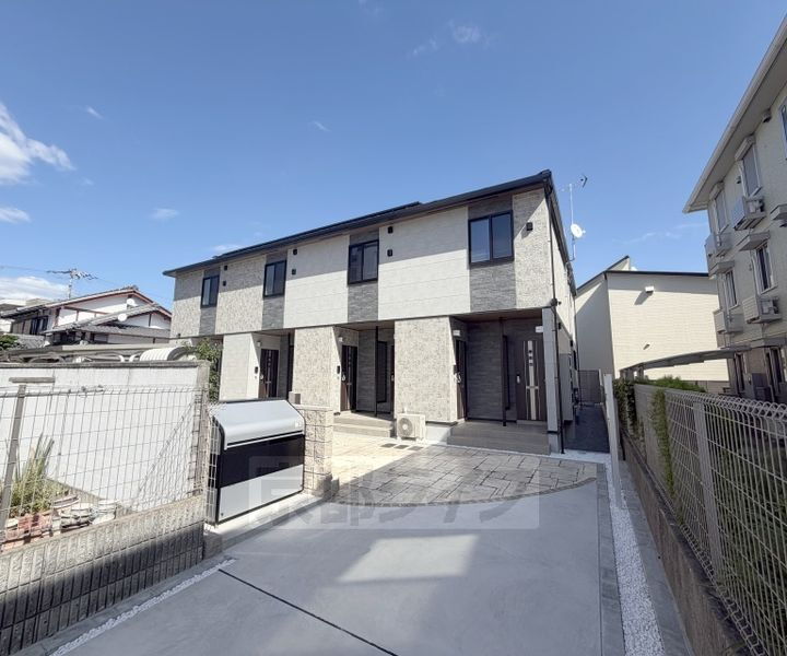 京都府京都市山科区西野広見町 賃貸アパート